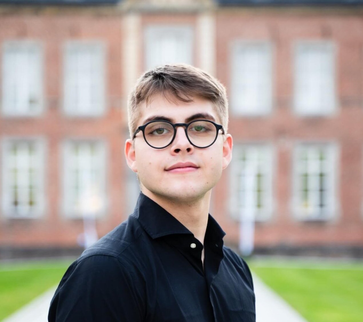 Alessio Tonelli portrait